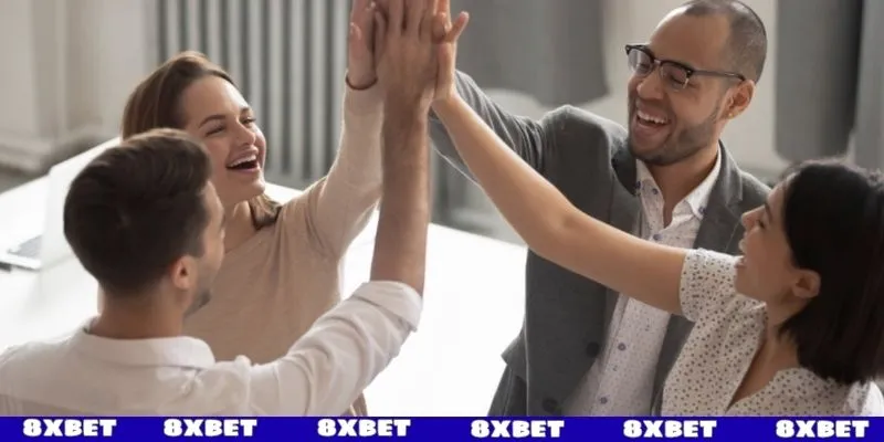 Tuyển dụng 8XBET nhiều phúc lợi đi kèm
