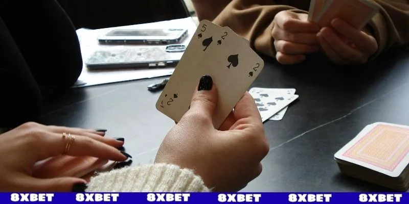 Giới thiệu sơ về game bài Phỏm 8XBET